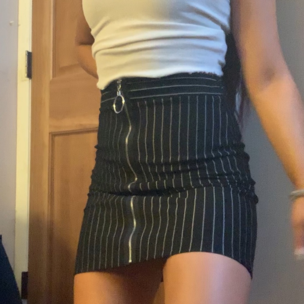 Stripped Mini Skirt with Zipper